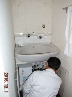 洗面台、水栓金具の修繕…