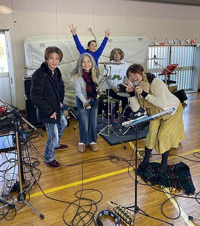 芳川北小PTAバザー慰問演奏終了 芳川北小PTAバザー慰問演奏終了