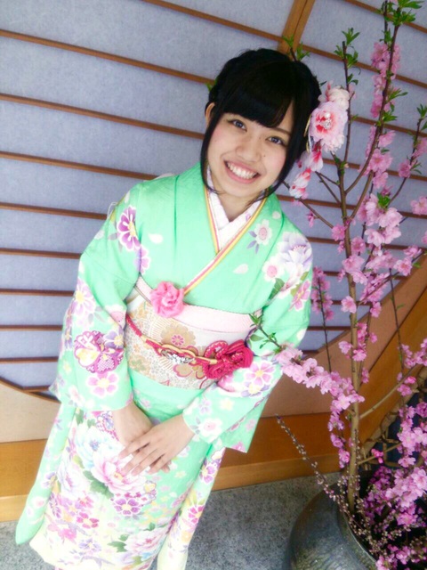 初めてのお振袖でご結婚式へ( ´ ▽ ` )ノ 初めてのお振袖でご結婚式へ( ´ ▽ ` )ノ
