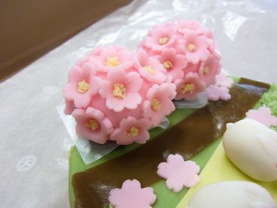 スタッフブログ 春の和菓子ケーキ 練り切り オーダーメイド 田町梅月 静岡県浜松市の御菓子処 梅月 です 茶席菓子 四季の菓子などを取り扱っております