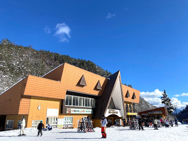 ボーイスカウト浜松第6団のスキー訓練の様子です。 ボーイスカウト浜松第6団のスキー訓練の様子です。