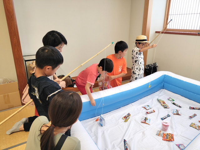 ボーイスカウト浜松第6団の「こども縁日」の様子です。 ボーイスカウト浜松第6団の「こども縁日」の様子です。