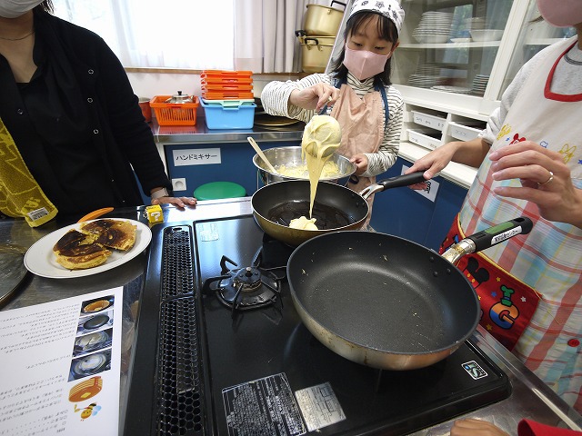 ボーイスカウト浜松第6団のまなべる体験会「ミツバチとはちみつ」の様子です。 ボーイスカウト浜松第6団のまなべる体験会「ミツバチとはちみつ」の様子です。