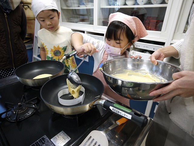 ボーイスカウト浜松第6団のまなべる体験会「ミツバチとはちみつ」の様子です。 ボーイスカウト浜松第6団のまなべる体験会「ミツバチとはちみつ」の様子です。