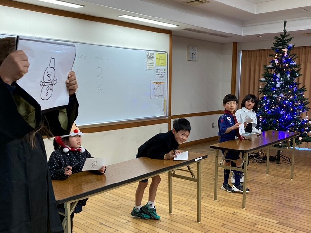 ボーイスカウト浜松第6団の「魔法学校のクリスマス」の様子です。 ボーイスカウト浜松第6団の「魔法学校のクリスマス」の様子です。
