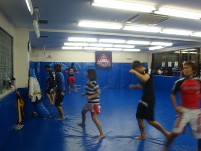 月曜日のブラジリアン柔術クラスと総合格闘技クラス。