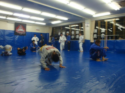 月曜日のブラジリアン柔術クラスと総合格闘技クラス。