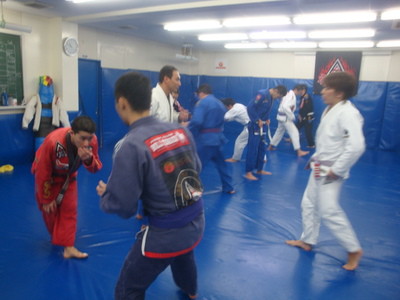 水曜日の総合格闘技とブラジリアン柔術クラス