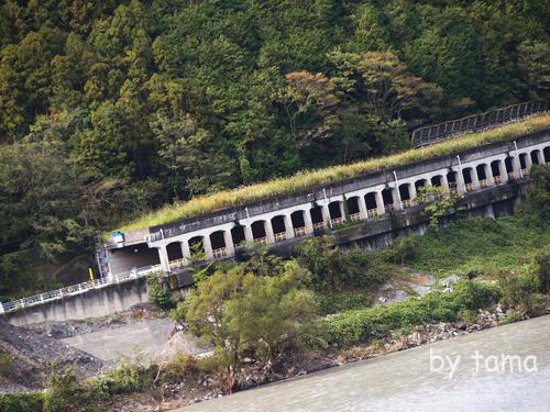 ドライブはナビに頼るな!! 面白い景色に遭遇~♪ これは何だ?リニア?大蛇?
