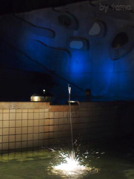 水が幻想的だよ~♪ 常葉公園の噴水