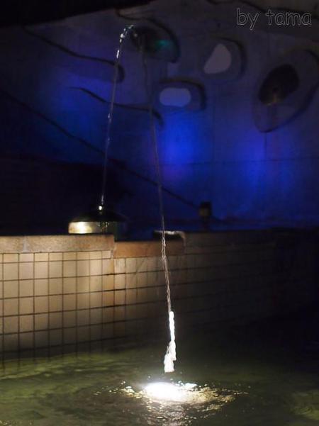 水が幻想的だよ~♪ 常葉公園の噴水