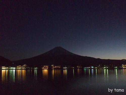 ぼやけ逆さ富士!! 河口湖から 日没後の富士山フォト&30秒の癒し動画