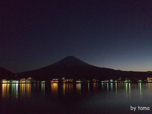 ぼやけ逆さ富士！！　河口湖から　日没後の富士山フォト＆３０秒の癒し動画