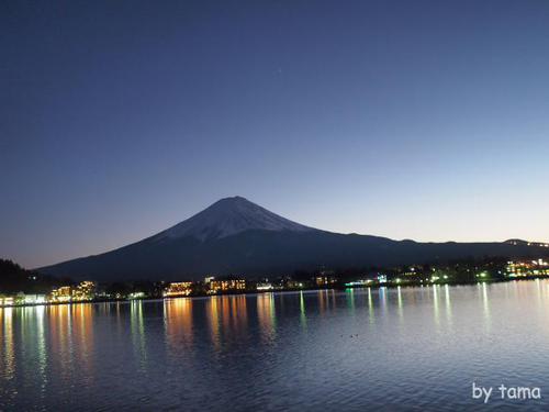 ぼやけ逆さ富士!! 河口湖から 日没後の富士山フォト&30秒の癒し動画