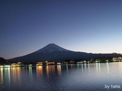 ぼやけ逆さ富士！！　河口湖から　日没後の富士山フォト＆３０秒の癒し動画