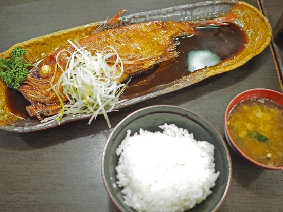 金目鯛の煮付け 沼津港 魚河岸丸天 金目鯛の煮付け 沼津港 魚河岸丸天