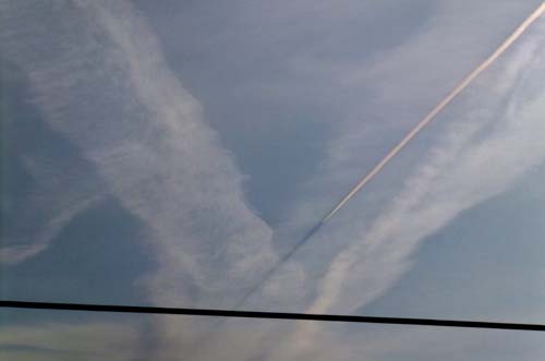 飛行機雲?
