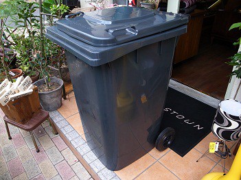 trash can