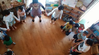 みんなdeHappy☆English♪親子で英語に触れ合う時間♪次回は「父の日イベントレッスン」ですよ(^^)/ みんなdeHappy☆English♪親子で英語に触れ合う時間♪次回は「父の日イベントレッスン」ですよ(^^)/