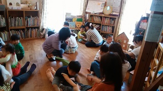 みんなdeHappy☆English♪親子で英語に触れ合う時間♪次回は「父の日イベントレッスン」ですよ(^^)/ みんなdeHappy☆English♪親子で英語に触れ合う時間♪次回は「父の日イベントレッスン」ですよ(^^)/