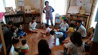 みんなdeHappy☆English♪親子で英語に触れ合う時間♪次回は「父の日イベントレッスン」ですよ(^^)/ みんなdeHappy☆English♪親子で英語に触れ合う時間♪次回は「父の日イベントレッスン」ですよ(^^)/
