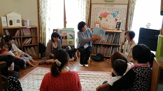えほん文庫のおはなし会♪1月も第4金曜日に開催します♪ えほん文庫のおはなし会♪1月も第4金曜日に開催します♪
