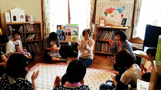 えほん文庫のおはなし会♪1月も第4金曜日に開催します♪ えほん文庫のおはなし会♪1月も第4金曜日に開催します♪