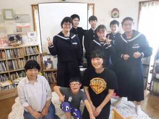 <中学校の総合学習>えほん文庫で授業をしました♪磐田市立城山中学校 <中学校の総合学習>えほん文庫で授業をしました♪磐田市立城山中学校