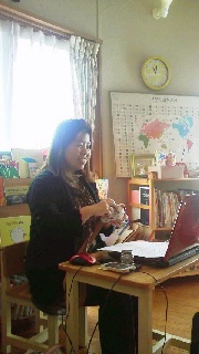 えほん文庫の春休み企画始まりました~♪本日の親子造形教室「もこもこひつじちゃん」の報告 えほん文庫の春休み企画始まりました~♪本日の親子造形教室「もこもこひつじちゃん」の報告