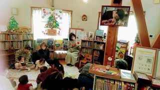 えほん文庫のクリスマス会☆にぎやかで楽しい時間になりました☆ えほん文庫のクリスマス会☆にぎやかで楽しい時間になりました☆