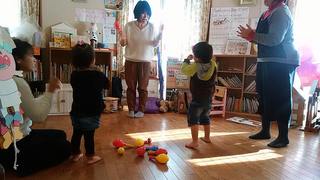 英語が勉強になる前に・・・えほん文庫で楽しい英語時間を過ごしませんか? 英語が勉強になる前に・・・えほん文庫で楽しい英語時間を過ごしませんか?