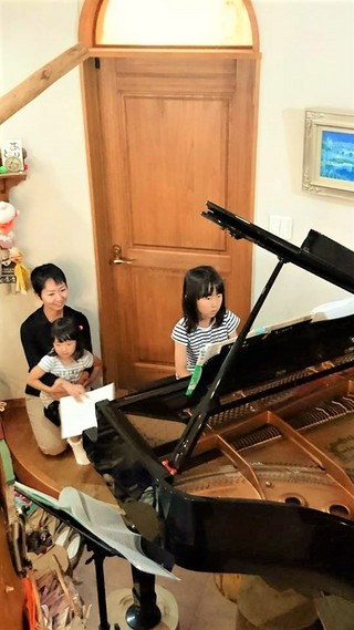 えほん文庫10周年記念イベント第1部の出演者のご紹介⑤「みんなでわいわいコンサート」出演者募集中ですよ♪ えほん文庫10周年記念イベント第1部の出演者のご紹介⑤「みんなでわいわいコンサート」出演者募集中ですよ♪