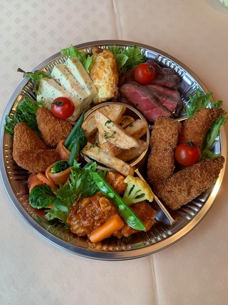 おうちでレストランの味が楽しめるチャンスです☆えほん文庫の隣のフランス料理レストランのオードブル♪ おうちでレストランの味が楽しめるチャンスです☆えほん文庫の隣のフランス料理レストランのオードブル♪