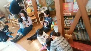 あったかい時間「わらべうた遊びの会」開催しました♪次回は3月30日(木)です♡ あったかい時間「わらべうた遊びの会」開催しました♪次回は3月30日(木)です♡