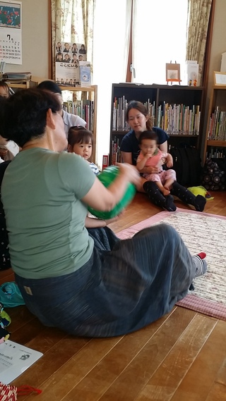 わらべうた遊びの会♬ゆったりとした時間になりました。次回は、9月29日です♪ わらべうた遊びの会♬ゆったりとした時間になりました。次回は、9月29日です♪