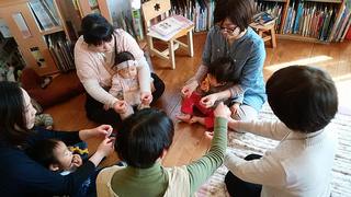 あたたかい時間です♪わらべうた遊びの会♪次回は5月31日に開きます♡ あたたかい時間です♪わらべうた遊びの会♪次回は5月31日に開きます♡