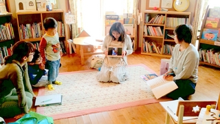 絵本作家の北島多江子先生による「また読んで欲しくなる読み聞かせ講座」1期の終了の報告と、2期生募集のお知らせ 絵本作家の北島多江子先生による「また読んで欲しくなる読み聞かせ講座」1期の終了の報告と、2期生募集のお知らせ
