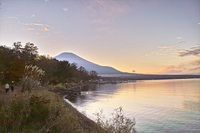 2022年11月11日の富士山　　　山中湖