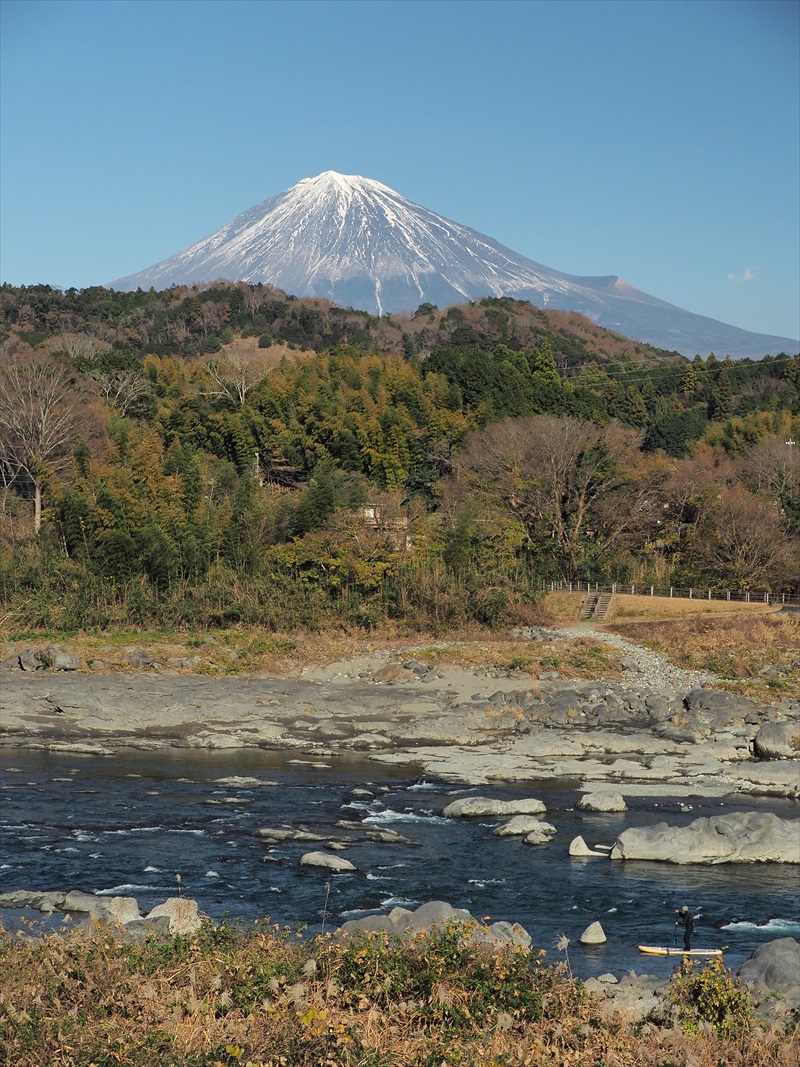 2022年12月16日の富士山 逢来橋 (富士川) 2022年12月16日の富士山 逢来橋 (富士川)