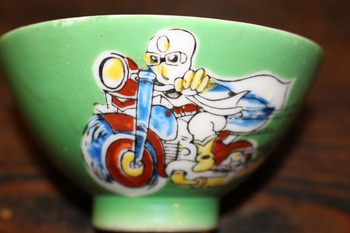 昭和30~40年代の子供用茶わん (古い茶碗・鉄腕アトム・月光仮面・てなもんや三度笠) 昭和30~40年代の子供用茶わん (古い茶碗・鉄腕アトム・月光仮面・てなもんや三度笠)