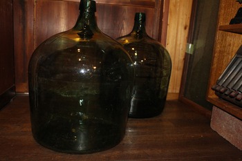 古い薬ビン (昭和レトロなビン・気泡入り瓶・クスリ壜・宇山あゆみ) 古い薬ビン (昭和レトロなビン・気泡入り瓶・クスリ壜・宇山あゆみ)
