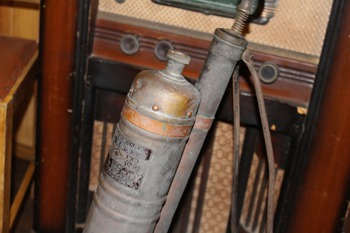古い消火器・噴霧器 (帝国火災消防協会・消防署・防火・火消しグッズ) 古い消火器・噴霧器 (帝国火災消防協会・消防署・防火・火消しグッズ)