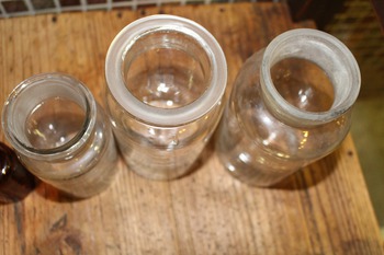 薬品ビン(試薬品ビン)の検査セット (木製小箱入り・ハンディタイプ・小箪笥) 薬品ビン(試薬品ビン)の検査セット (木製小箱入り・ハンディタイプ・小箪笥)