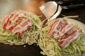 週末は花子さんのアツアツお好み焼きを! 週末は花子さんのアツアツお好み焼きを!