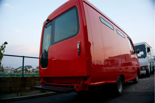 移動販売車(キッチンカー)制作会社 Heat wave の裏側の巻