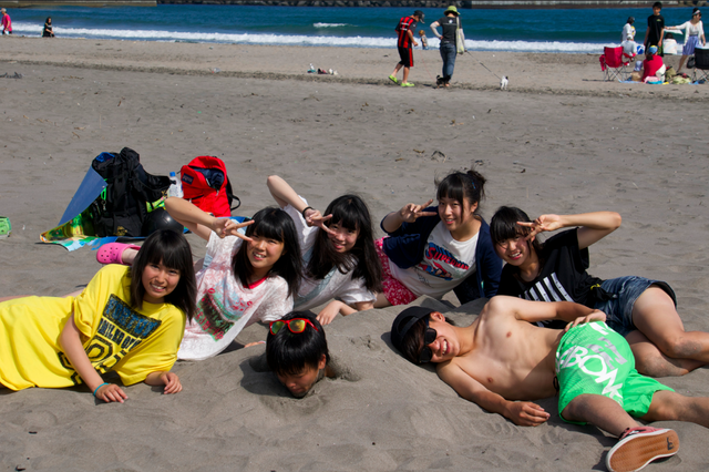 北海道室蘭イタンキ浜海水浴場の夏の風景　シーカヤック日本一周の海旅