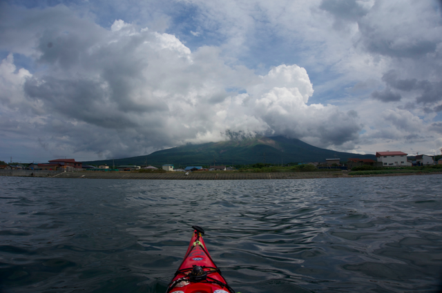 手漕ぎ舟日本一周の海旅　８月８日　噴火湾から亀田半島へ「雄大なランドマーク駒ヶ岳」