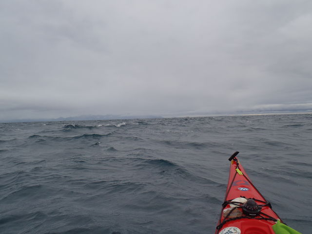 ８月４日　津軽海峡横断に出航するも、海況が変わり龍飛岬に上陸。