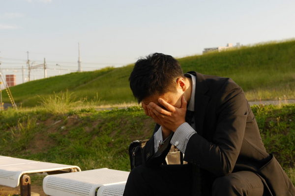 会社からかけられる圧力が恐ろしい 会社からかけられる圧力が恐ろしい