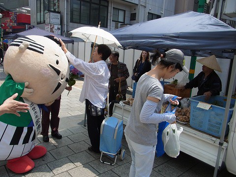 家康くん モール街軽トラ市出陣!!